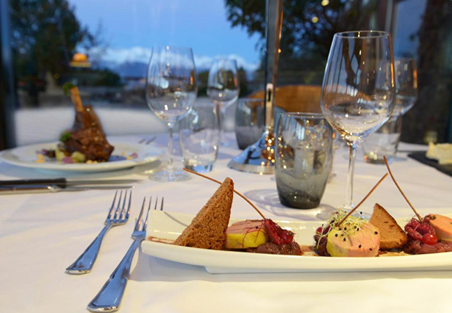 Ranked #1 Hotel in Veysonnaz by Tripadvisor
​Hotel Chalet Royal Veysonnaz @ Les 4 Vall&eacute;es: 1 Night with Dinner & Breakfast, Valid 7/7 til Sept 2022

The charming 3* hotel was fully renovated in 2021, and is in the center of beautiful Veysonnaz
 Photo