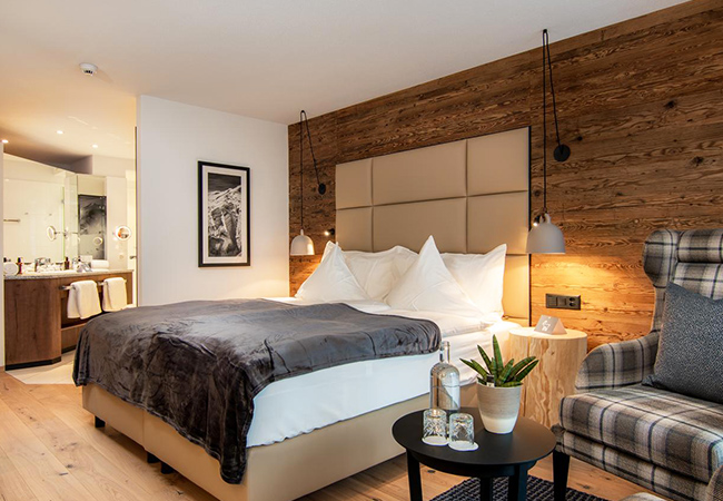 Tripadvisor Travellers' Choice

Luxury Summer Getaway in Saas-Fee (Valais):
2-Nights with Breakfast + Dinner at the 5* Walliserhof Grand-Hotel & Spa

This award-winning hotel is a chic getaway
in the beautiful Alps and has an amazing 2100m² Spa
 Photo