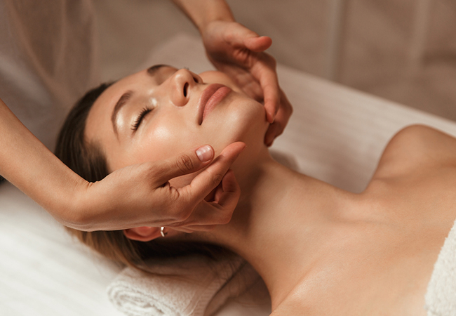 4.6 Stars on Google
AVEDA Beauty Salon (Center Town)


	1h Relaxing Massage 145 79
	1h30 Tulasara™ Facial 175 99​​


Signature treatments using premium AVEDA® protocols & products

 
 Photo