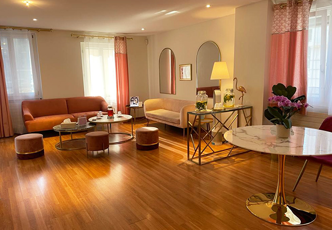 “Identical results to Botox but more natural" - ELLE
1 or 3 HIFU Lifting Facials at Fleurs de Coton (Eaux-Vives): Rated 4.8 Stars on GoogleFacial based on ultrasound lifting technology - with results that the Beauty press is raving about
 Photo