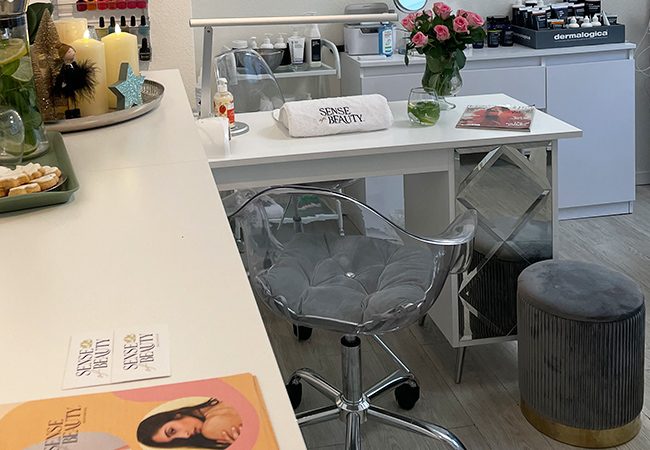 5 Stars on Google
Sense of Beauty (near Shopping Street):


	Massage: 180 79
	Facial: 220 79
	Mani-Pedi 169 89



Opened in 2022 and already rated 5 stars on Google
 Photo