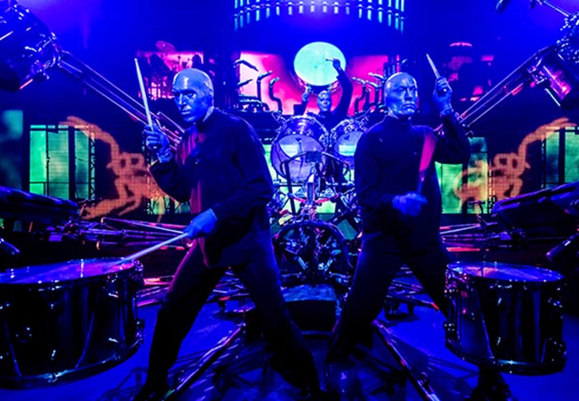 “Weirdly beautiful” - NY Times

Blue Man Group at Arena:


	June 7 @ 20h
	June 8 @20h
	June 11 @ 17h30​​​​​​​


Get ready for crazy! A wild high-energy mix of music, comedy, theatre, stuff flying around & more
 Photo