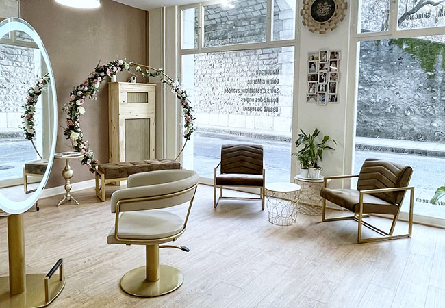 5 Stars on Google
OPI Semi-Permanent Mani+Pedi at SoBeauty's
Institute (near Bastions)
With your choice of OPI or vegan Green Flash varnish. By Soraya:  pro nail technician who worked at Beau-Rivage and more 5* star hotels
 Photo