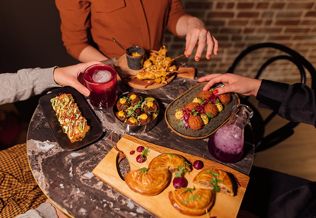 4.7 Stars on Google[Age 18+] Games & Tapas & Cocktails at Sketchiz (P&acirc;quis)

Experience a different kind of night out at this game complex for adults. 1 voucher = 1h darts or shuffleboard play for up to 8 people + tapas platter + 2 cocktails. Open Tue-Sat nights
 Photo