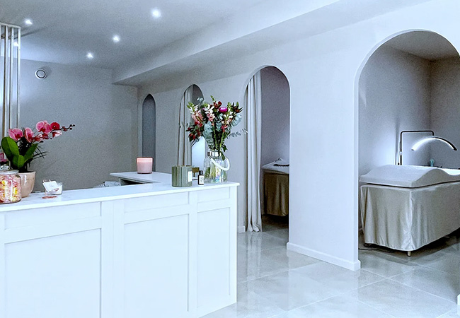 4.8 Stars on Google

Dolce Lashes & Beauty
(near Manor)


	Eyebrow Lift: CHF 80 49
	Eyelash Semi-Permanent Mascara: CHF 95 59
	Eyebrow Microblading: CHF 400 239

 Photo