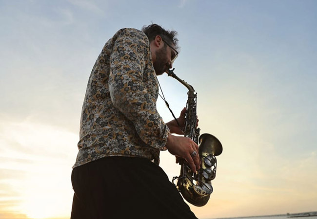 “Powerful” - Le Programme
Contemporary Jazz & Blues by Saxophonist Raffaele Casarano & His Quintet: Nov 28 @ Alhambra

Casarano saxed it up with Buena Vista Social Club, Sting, Dhafer Youssef & more
 Photo
