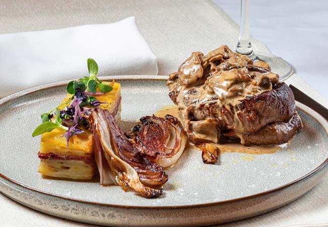 Recommended by 92% of BuyClubbers

Italian at Indigo (Champel): CHF 100 Credit Valid 7/7 Dinner & Lunch

From home-made pizzas to Sardinia-style grilled octopus, served 7/7 in a family-friendly setting
 Photo