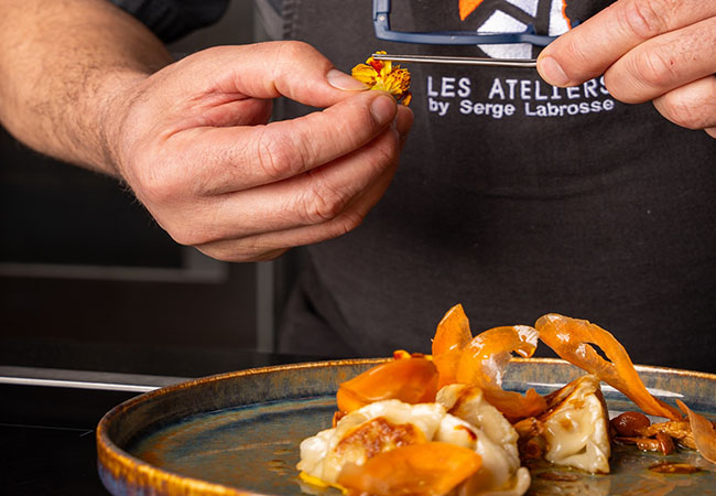 "Cook like a chef!" - Le Temps
Cooking Class with Dinner & Wine @ Les Ateliers by Serge Labrosse (Plainpalais)Michelin-starred chef Labrosse designed classes in Latin cuisine / Japanese / Seafood / Ceviche / Molecular Gastronomy & more. Each class is 3-4 hours afterwork or weekends
 Photo
