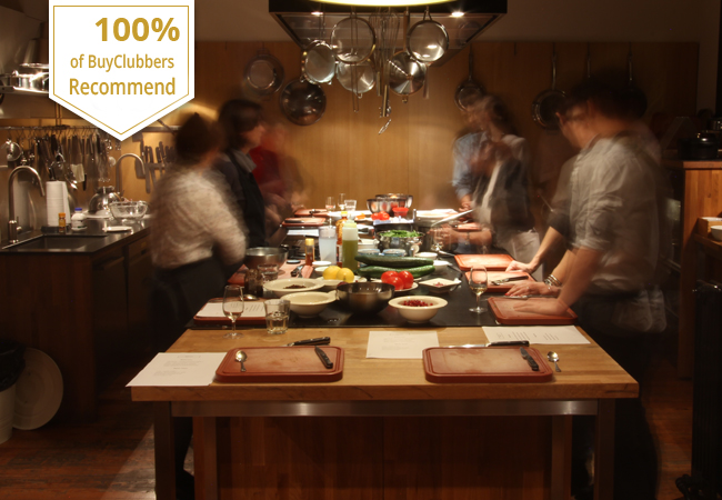 "Cook like a chef!" - Le Temps
Cooking Class with Dinner & Wine @ Les Ateliers by Serge Labrosse (Plainpalais)Michelin-starred chef Labrosse designed classes in Latin cuisine / Japanese / Seafood / Ceviche / Molecular Gastronomy & more. Each class is 3-4 hours afterwork or weekends
 Photo