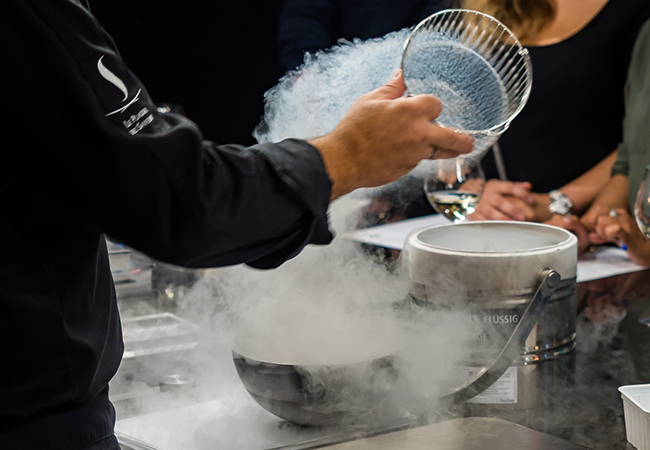 "Cook like a chef!" - Le Temps
Cooking Class with Dinner & Wine @ Les Ateliers by Serge Labrosse (Plainpalais)Michelin-starred chef Labrosse designed classes in Latin cuisine / Japanese / Seafood / Ceviche / Molecular Gastronomy & more. Each class is 3-4 hours afterwork or weekends
 Photo