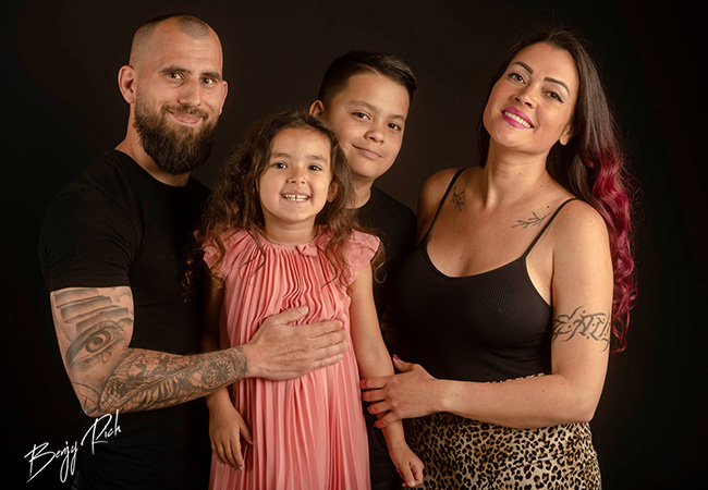 5* on GoogleProfessional Studio Photoshoot for Up to 10 People with Benjy Rich (Grand Lancy)

For family / individual / couple / maternity / group shoots. Benjy has 13 years experience and a super-power of making folks look their best
 Photo
