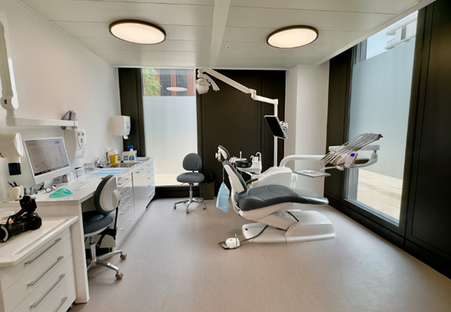 5* on Google Dental Cleaning at Summit Clinic (Vernier)

Recently opened clinic recommended by 94% of BuyClubbers. Options for whitening / dentist check-up 
 Photo