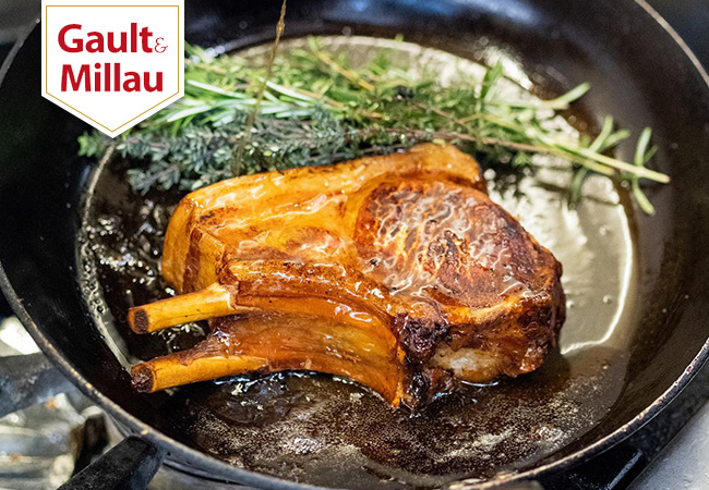 Gault&Millau SelectionBistrot Le Métropole (near Jardin Anglais): CHF 120 Credit Valid Dinner & LunchContemporary bistrot classics that Gault&Millau says are "infused with creativity"
 Photo