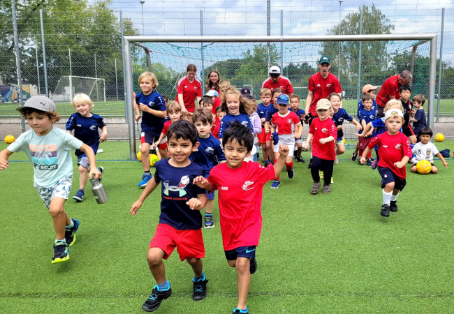 Ages 3-13
Summer Soccer Camps for Boys & Girls in English & French with InterSoccer 
(Geneva, Vaud, Zurich, Zug)


	Geneva: Varembe, Vessy, Cologny, Versoix 
	Vaud: Lausanne Pully/Vidy, Nyon, Etoy
	Zurich: Seefeld, Wallisellen, Langnau am Albis, Adliswil

 Photo
