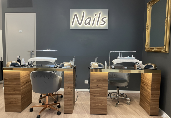 4.8* on Google
Semi-Permanent Mani+Pedi at Maison M (Rive)

Get glossy nails that last (+ free glass of bubbly) at this chic designer spa

 
 Photo