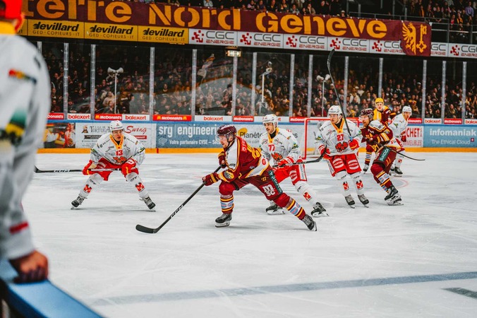 For All Ages
Hockey Top League: Gen&egrave;ve-Servette vs Biel, March 5 @ 19h45, Vernets Rink
Electrifying atmosphere with top-level hockey, cheerleaders, dancing mascots, flying eagles (really!) and family-friendly crowd. Free for kids under 6
 Photo