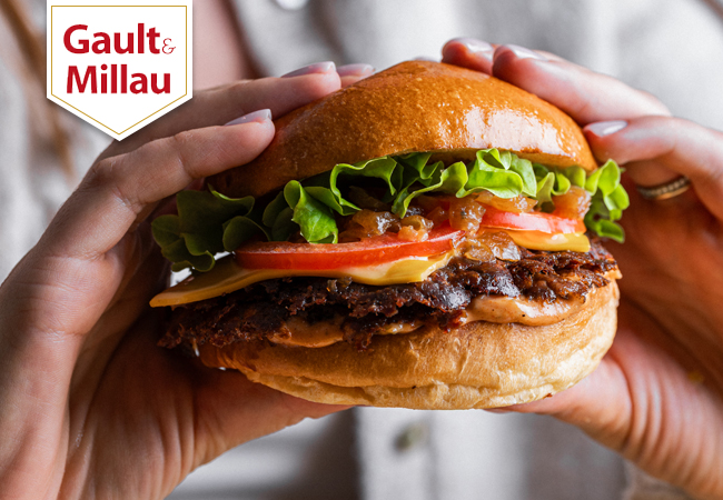 "Among Geneva's 3 Best Burgers" - Gault&MillauSmashburgers 7/7 at Kheops (Plainpalais & Lancy): CHF 45 Food & Drinks Credit

One bite and you&rsquo;ll see why Gault&Millau fell in love...
 Photo