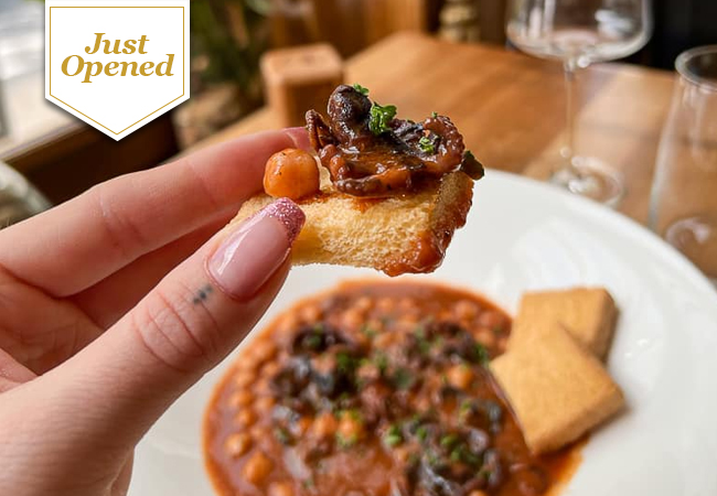 "One of Geneva's 10 best Italians" - Gault&Millau
New in Carouge: 3-Course Italian Menu for 2 at La Maison Rouge by Rag&ugrave;
Award-winning Rag&ugrave; just moved from Eaux-Vives to Carouge&rsquo;s iconic &ldquo;Red House&rdquo; - with the same wow cuisine
 Photo