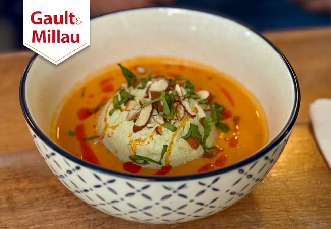 &ldquo;Enchanting&rdquo; - Gault&Millau
Refined Bistro Cuisine at &Auml;kta (Plainpalais): CHF 120 Food Credit
Just 30 seats, chef trained at Paul Bocuse Institute, and creative sharing plates from local ingredients​​​​​​
 Photo