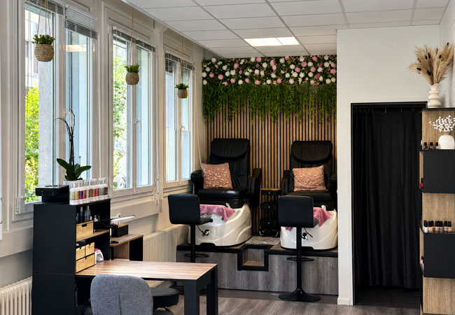 5 * on Google
OPI Mani + Pedi at Am&eacute; Beauty (Eaux-Vives)
Choose classic or semi-permanent polish Photo