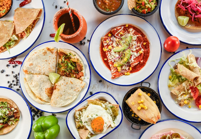 4.9* on Google
Mexican Street Food 7/7 &Oacute;rale (Servette): CHF 50 Food & Drinks Credit

Fast, bold Latin street cuisine for eat-in or take-away, by the owners of Le Chat Rouge
 Photo