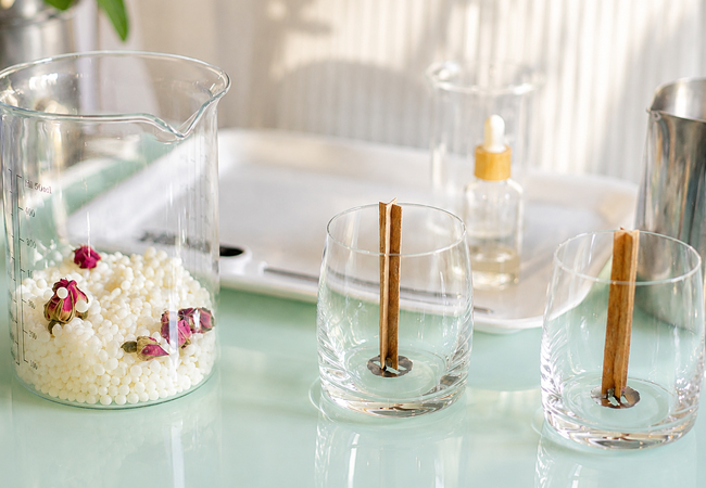 Candle-Making Workshop at S&oacute;fiks (Plainpalais)
Blend the fragrance, hand-pour the wax, decorate & take home your own bespoke candle - in a 2h workshop with drinks & snacks included
 Photo