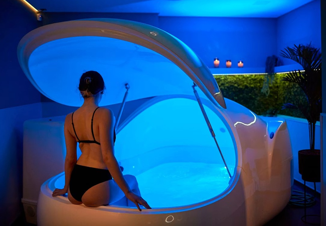 "Rediscover your mind" -Vogue
Float Therapy at Namaka (Near Beau Rivage)
Press pause on life: no noise, no weight, no distractions - just deep calm
 Photo