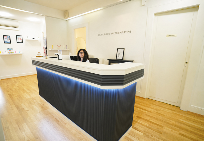 4.9* on Google
Dental Cleaning or Whitening at Dr Martins Clinic (Champel)

With option for dentist check-up.
Managed by Dentist with 30 years experience
 Photo