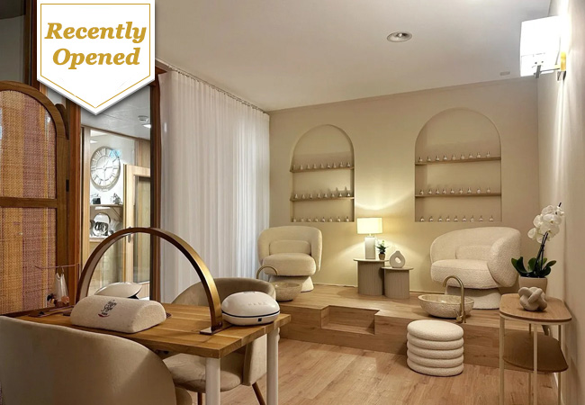 Recently Opened
Mani + Pedi 7/7 at Le SPA @ Hilton Hotel (Grand-Saconnex)

Using semi-permanent Indigo varnish
 Photo