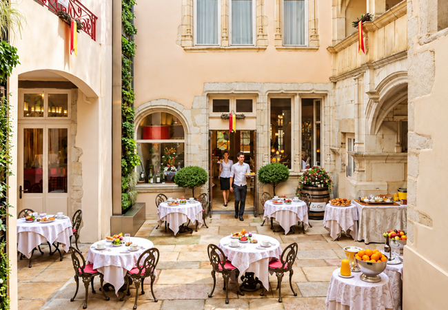 Tripadvisor Travellers' Choice
Burgundy Getaway at Le Cep 5★ Hotel: Suite, Wine Tasting & Private Spa
 

Luxury stay in the heart of Burgundy's wine country, just 2h30 from Geneva
 Photo