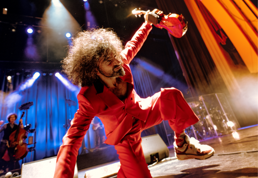"Rock-star of the violin" - AFP
Violin Virtuoso Ara Malikian: Oct 26 @ Victoria Hall
Bach meets rock, flamenco & gypsy rhythms - by one of the world's most explosive violinists Photo