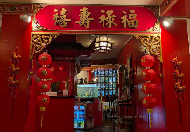 Recommended by 98% of BuyClubbers
Peking Duck Feast for 2 at Chez Kuk (Plainpalais)

Served the traditional 3-course Chinese way: from crispy skin to tender meat. Plus cocktails & desserts
 Photo