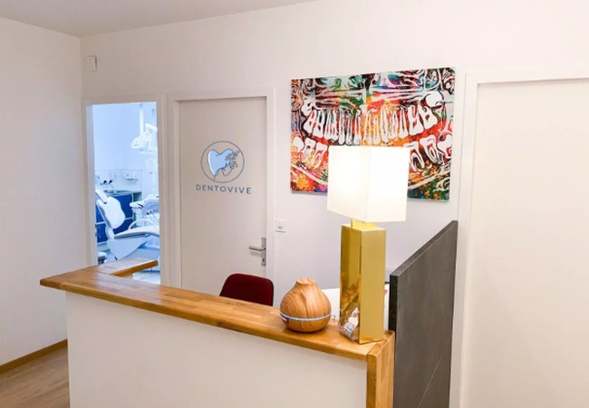 4.8* on Google
Dental Cleaning, Dentist Checkup or Whitening at Dentovive (Eaux-Vives / Nyon)
All treatments - incl cleaning - are done by dentists
 Photo