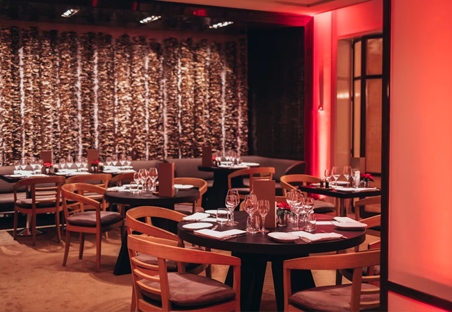 "Magnificent  " - Gault&Millau
Woods at InterContinental Geneva 5* Hotel (Nations): CHF 150 CreditGourmet European & Mediterranean cuisine by Michelin-pedigree chefs


 Photo