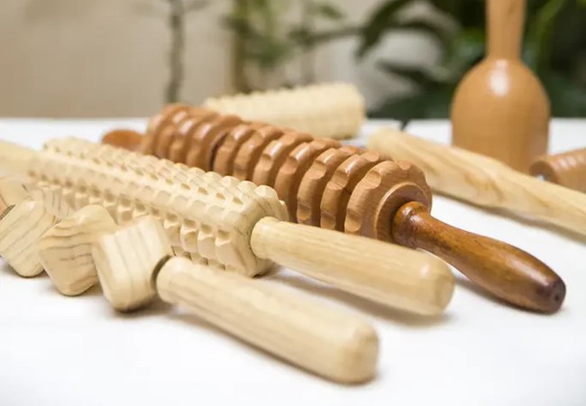 "Eliminates cellulite & helps slimming" - ELLE
Colombian Maderotherapy at Imena Luxe Beaut&eacute; (Eaux-Vives)
Body-sculpting massage with wooden tools - by former Dior esthetician - rated 5* on Google Photo