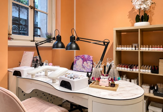 4.9* on Google
Mani + Pedi at Ma&euml;ri (Eaux-Vives): Semi-Permanent or Classic With Indigo Nails / Peggy Sage polish and free removal of old varnish
 Photo